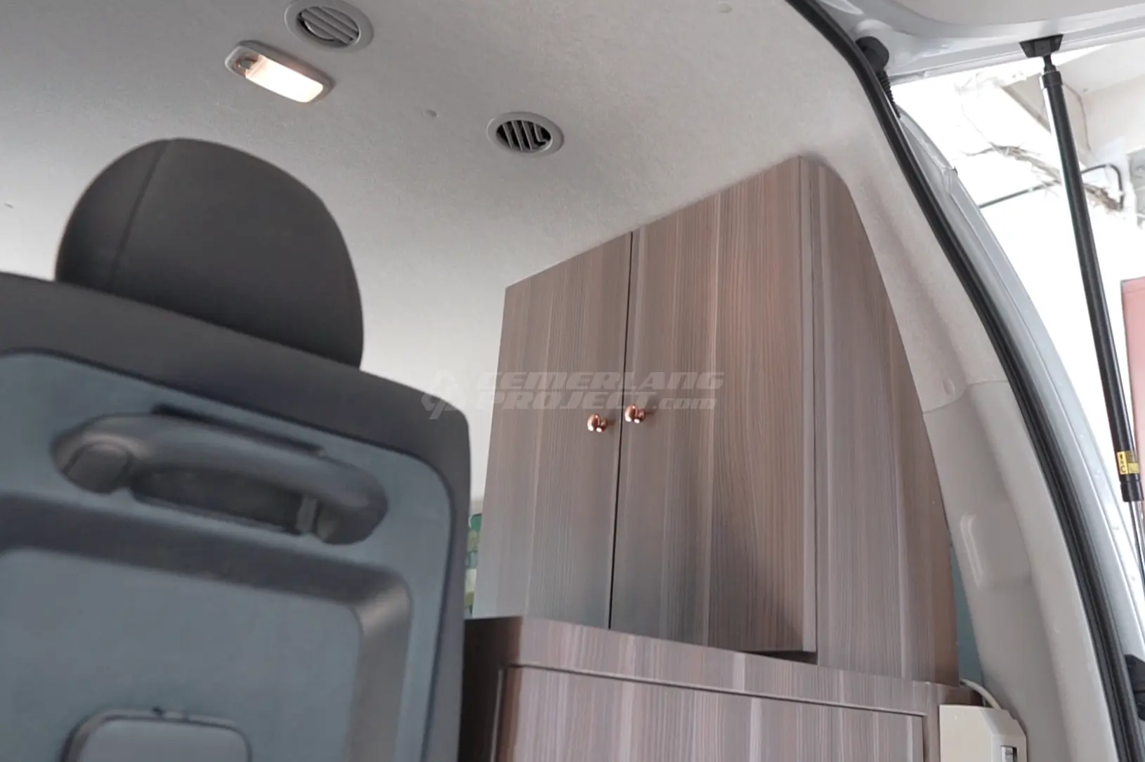 Pembuatan mobil di medan