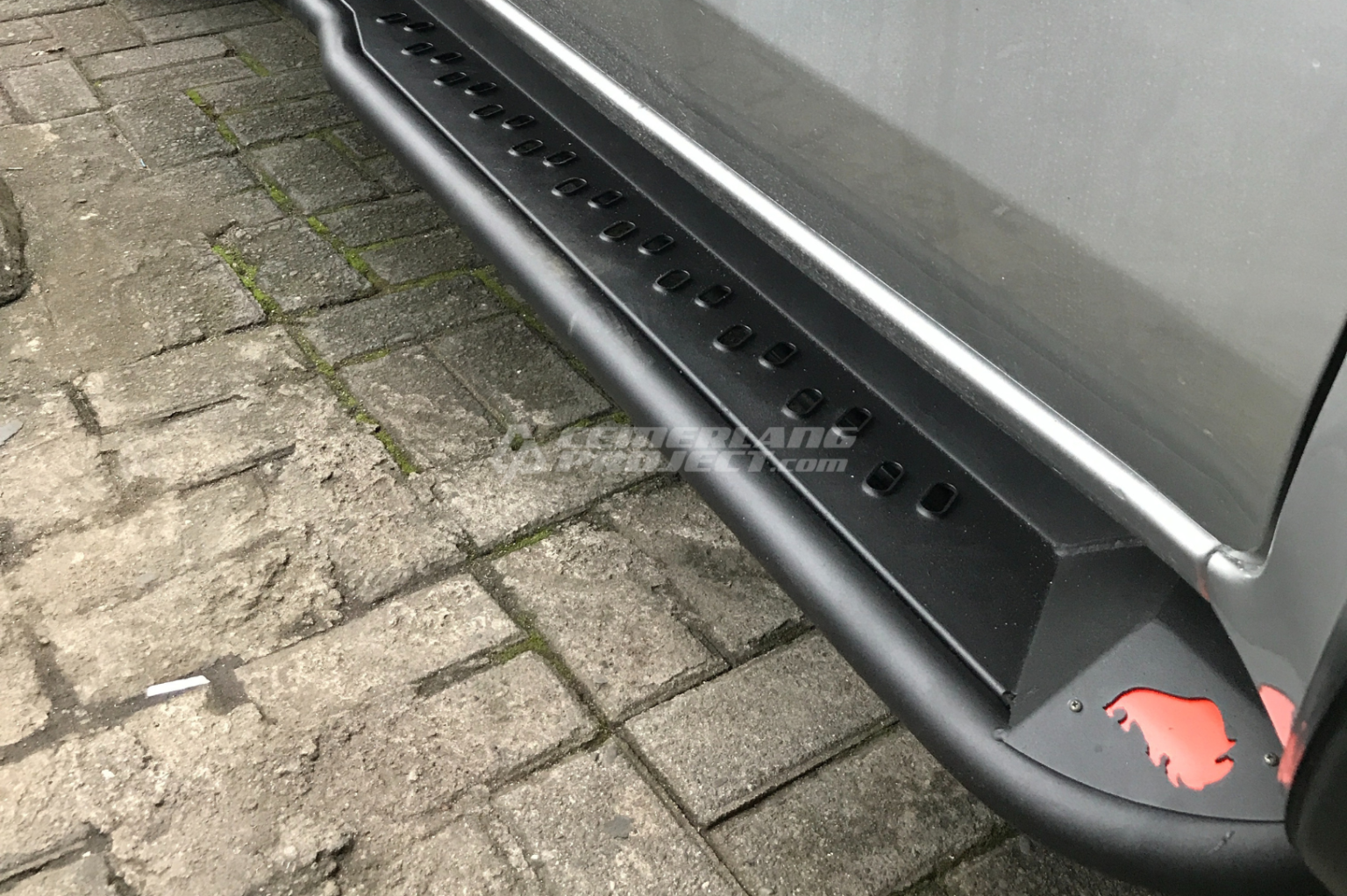 modifikasi mobil proyek